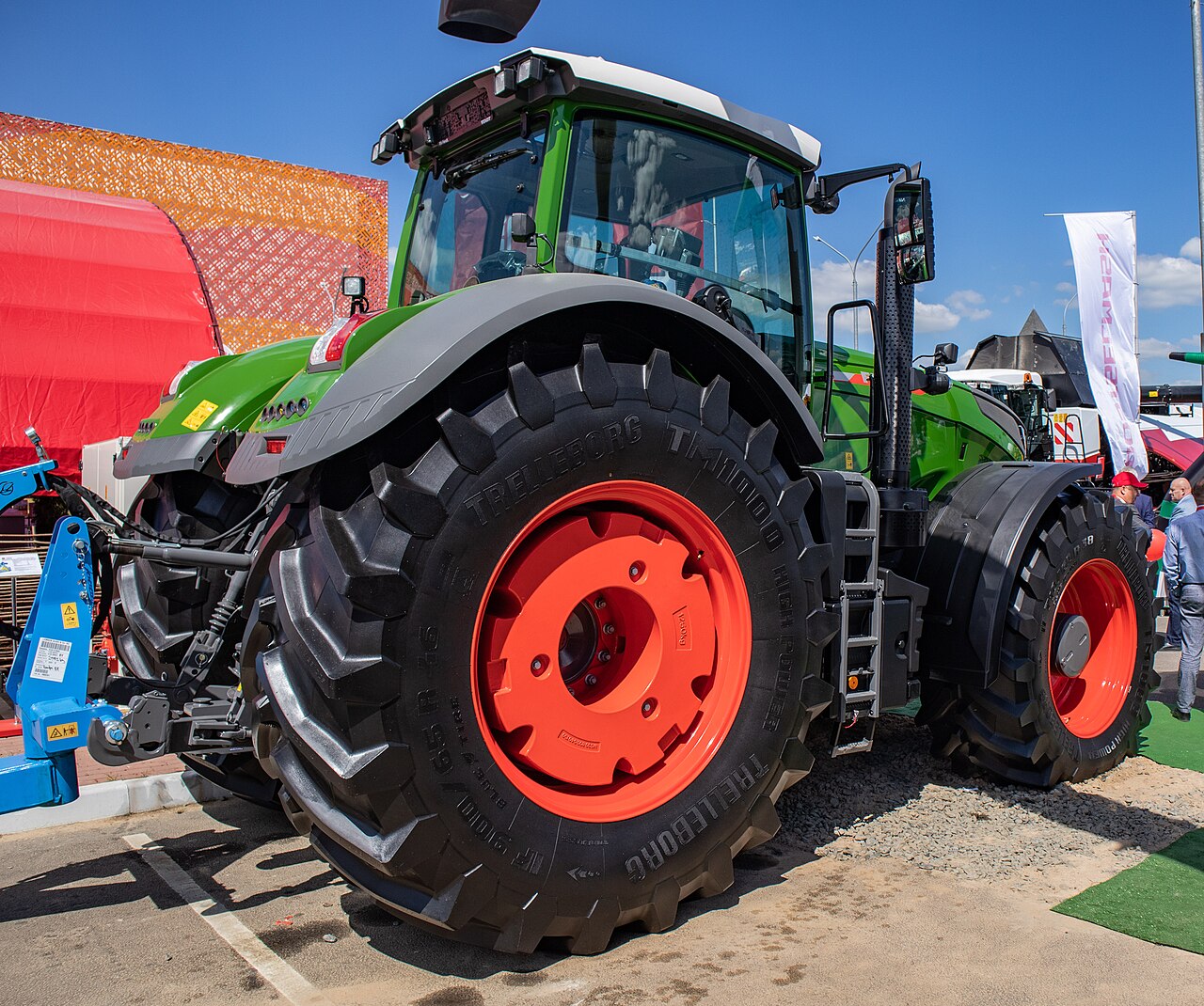 1038 Vario — Трактори