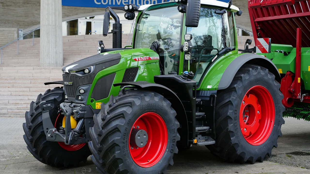 616 Vario — Трактори