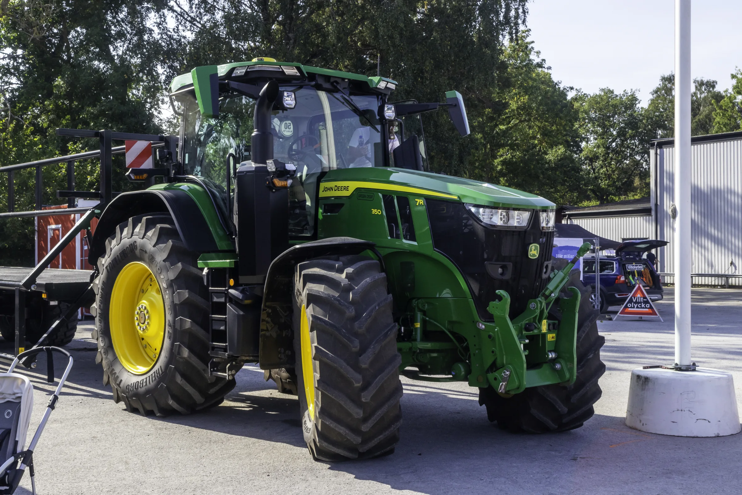 7290R — Трактори