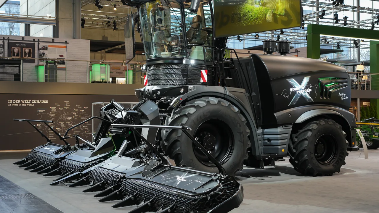 BiG X 680 — Самохідні кормозбиральні комбайни