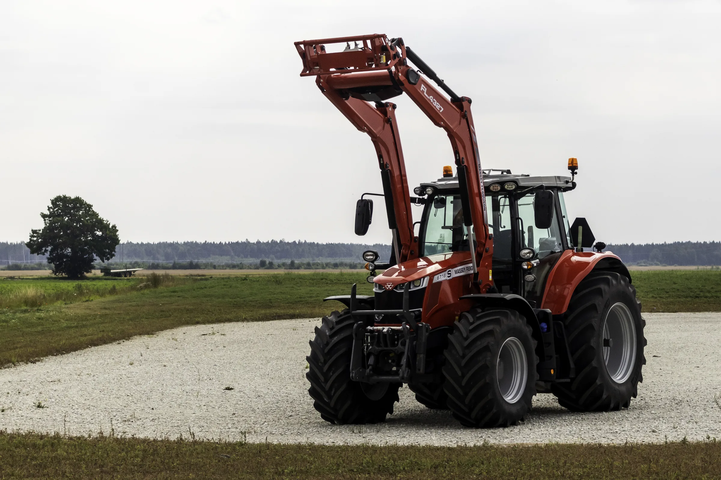 MF 6713 S — Трактори