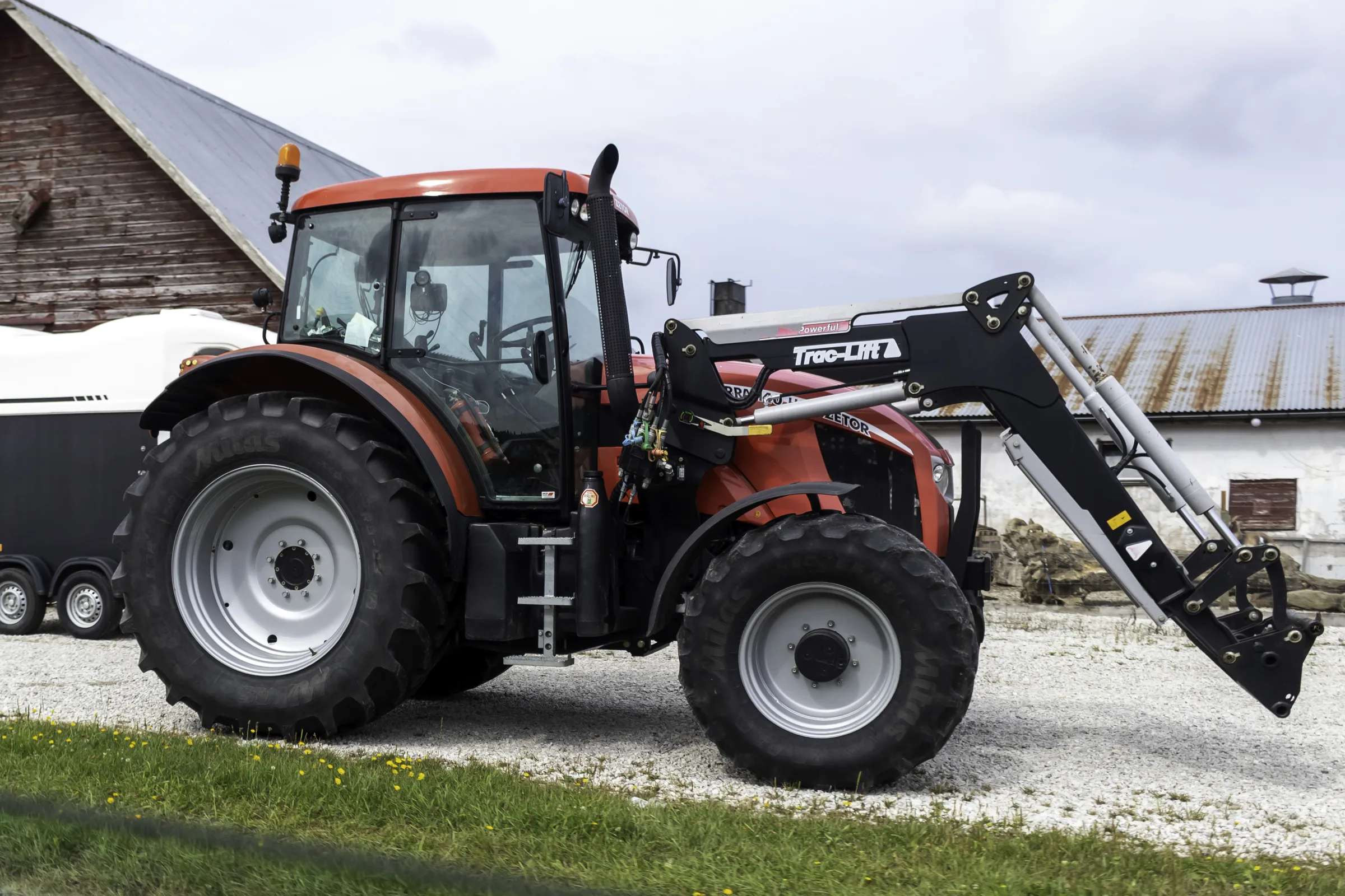 Zetor Forterra HSX 150 — Трактор, 147 к.с., головний вигляд