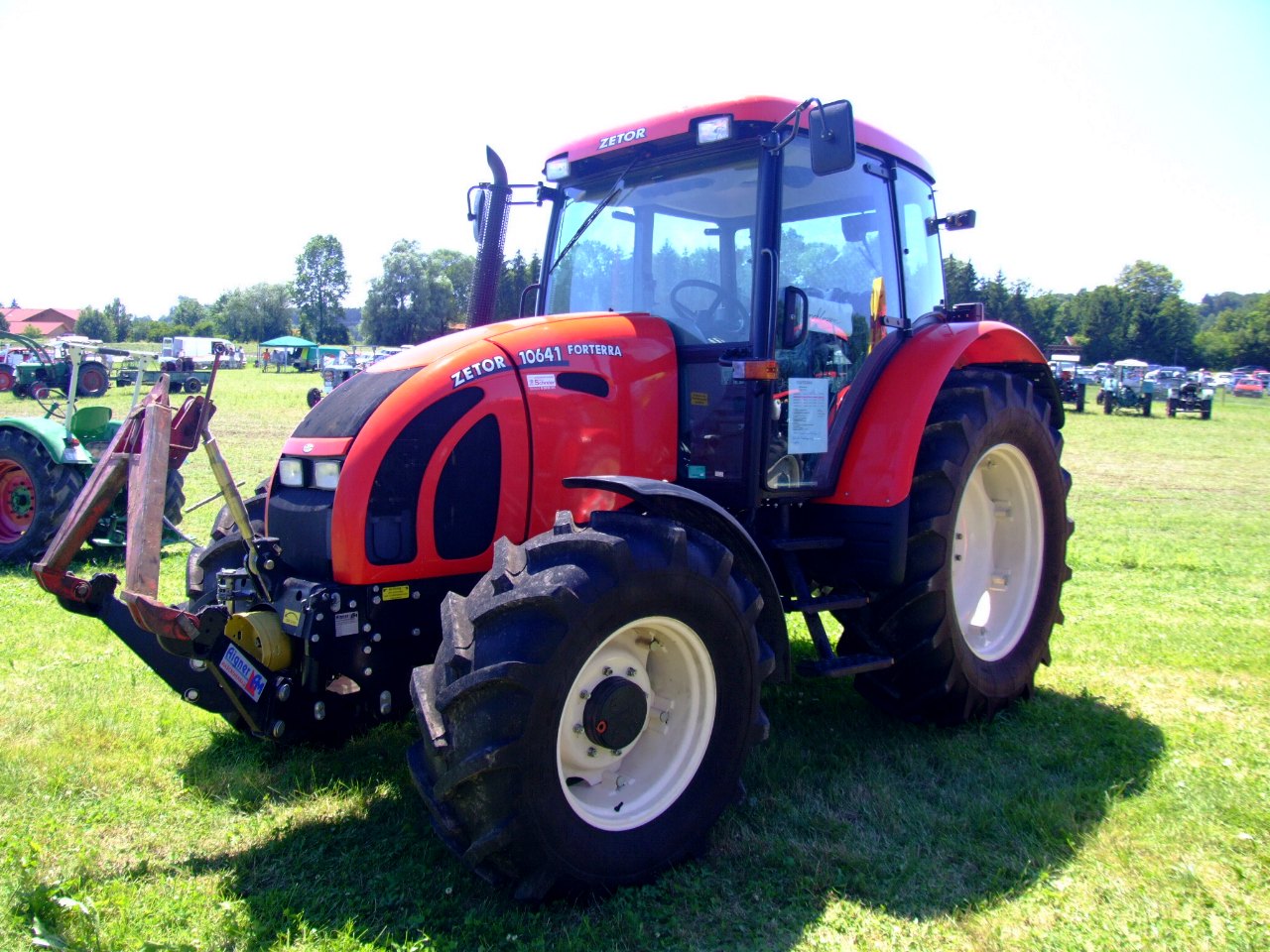 Forterra 9641 — Трактори